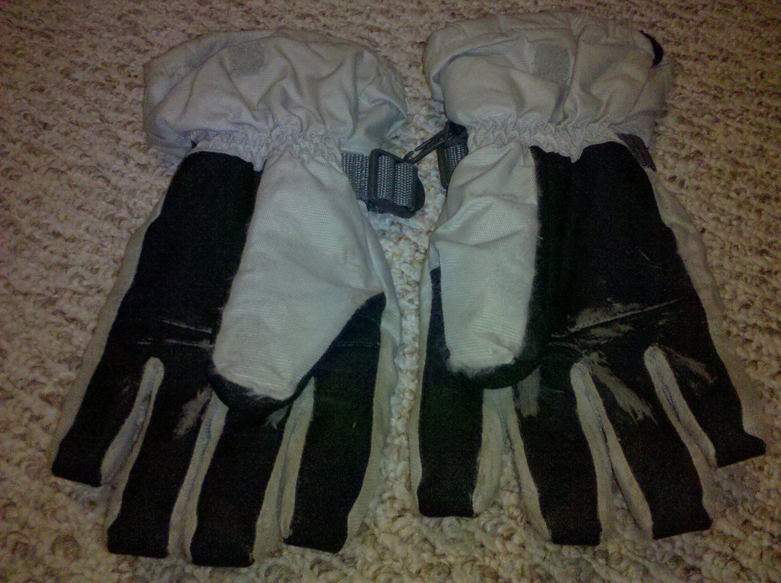 Drop Gloves (bottom side)