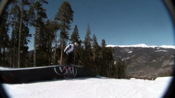 Fish-eye a-frame tail pressin'