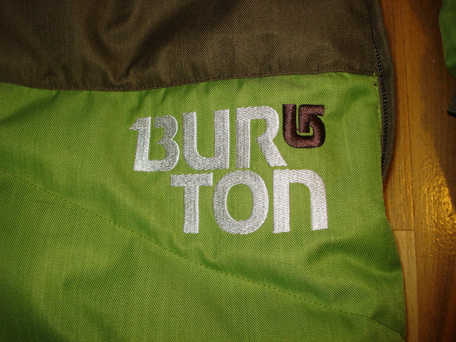 Burton LOGO