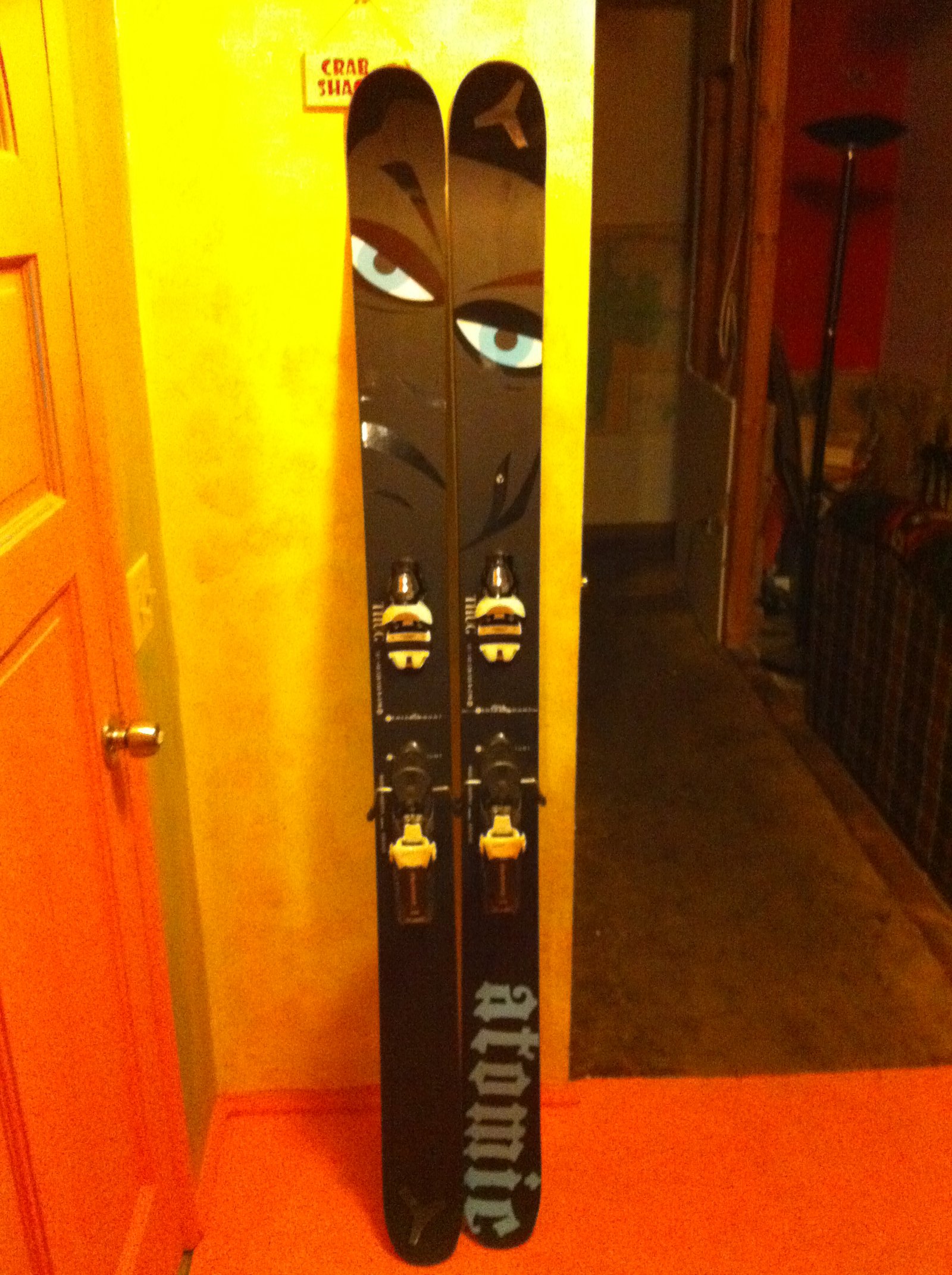 Skis - 1 of 3