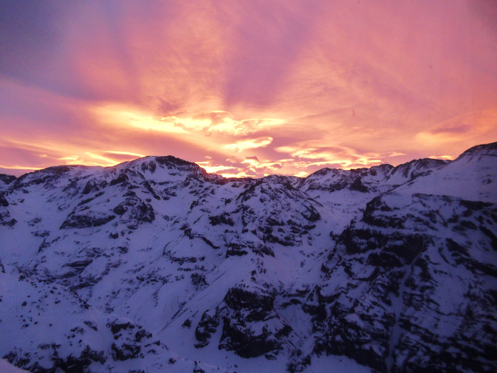 Sunrise in valle nevado