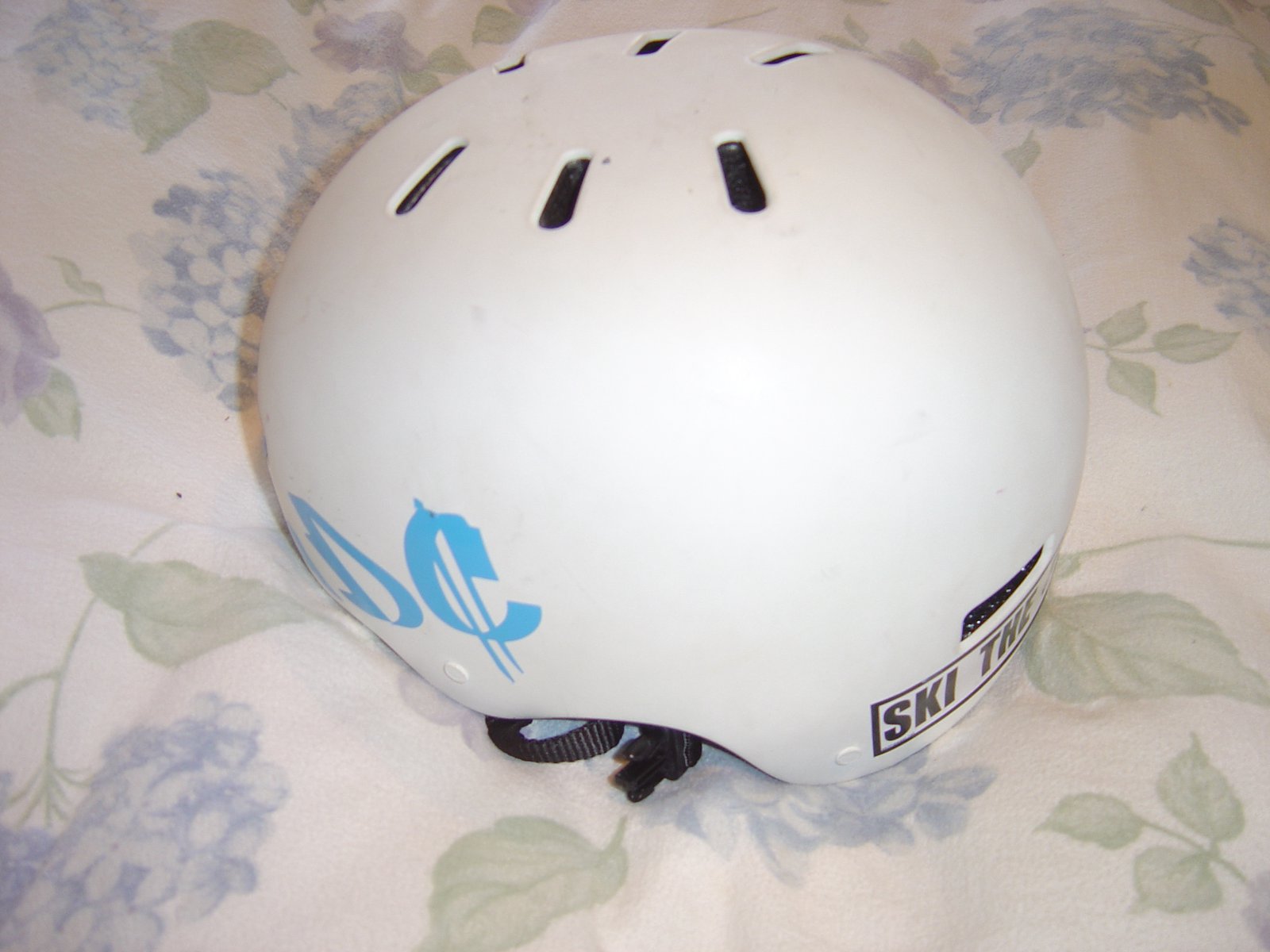 XL White R.E.D. Trace helmet