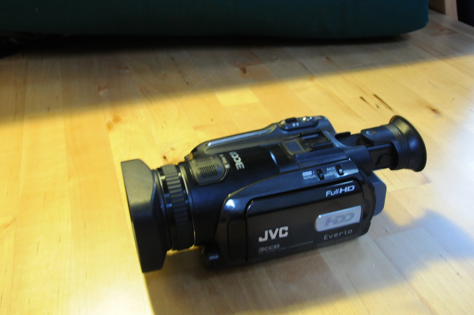 JVC Everio (top)