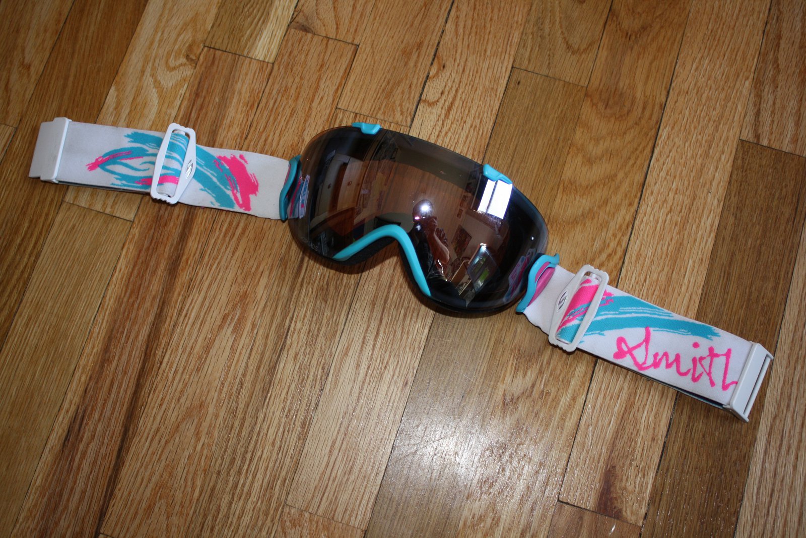 Smith i/os goggle open