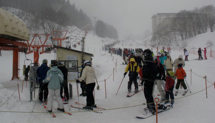 Niseko Lift Line