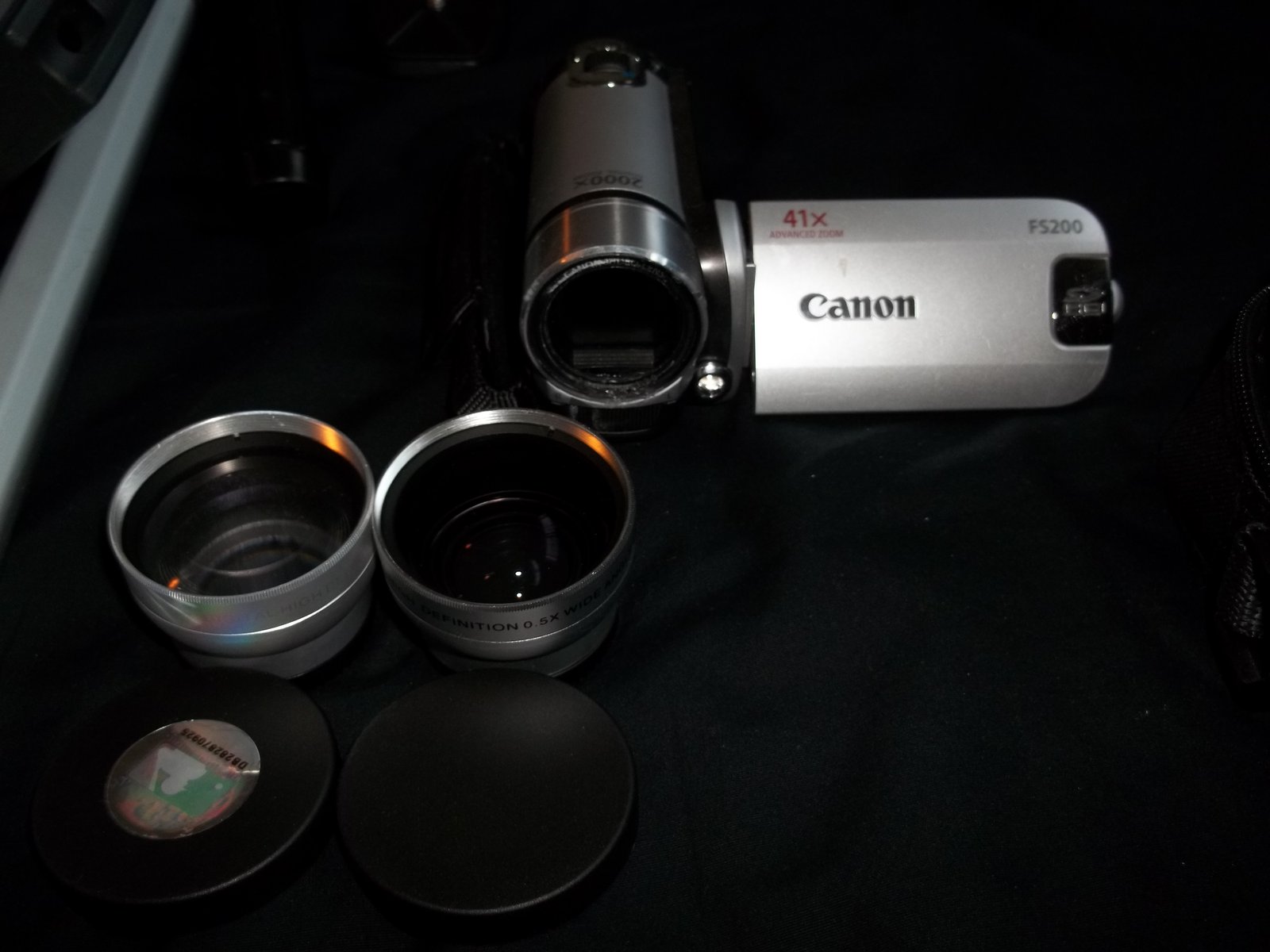 Canon FS200. Wide Angle Telephoto