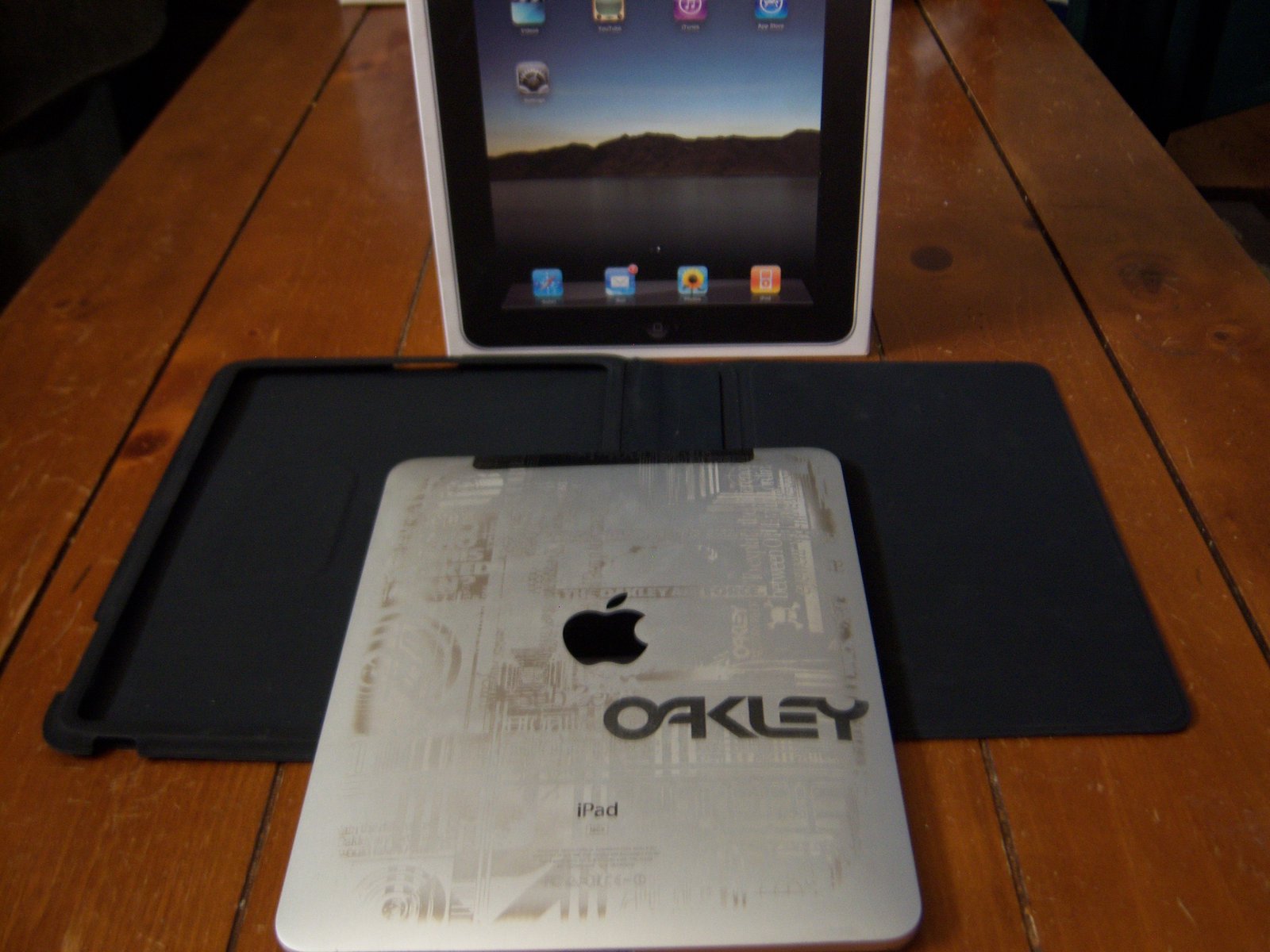 Oakley ipad 1