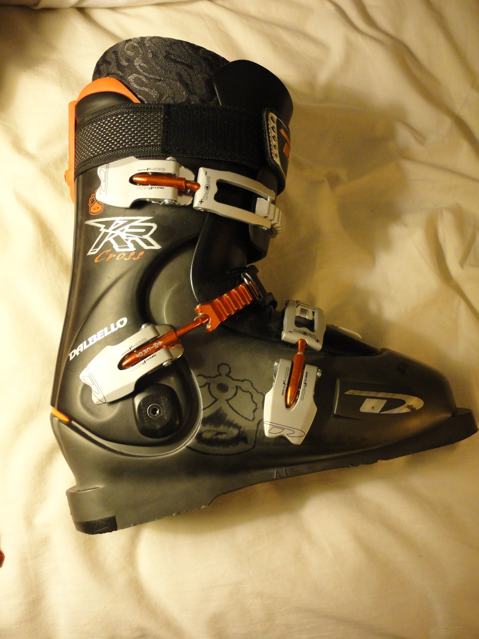 2010 Dalbello Krypton Cross Ski Boots