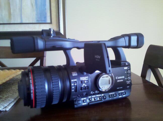 FS canon XH A1s Mint condition, 2 extra batteries $2000 OBO