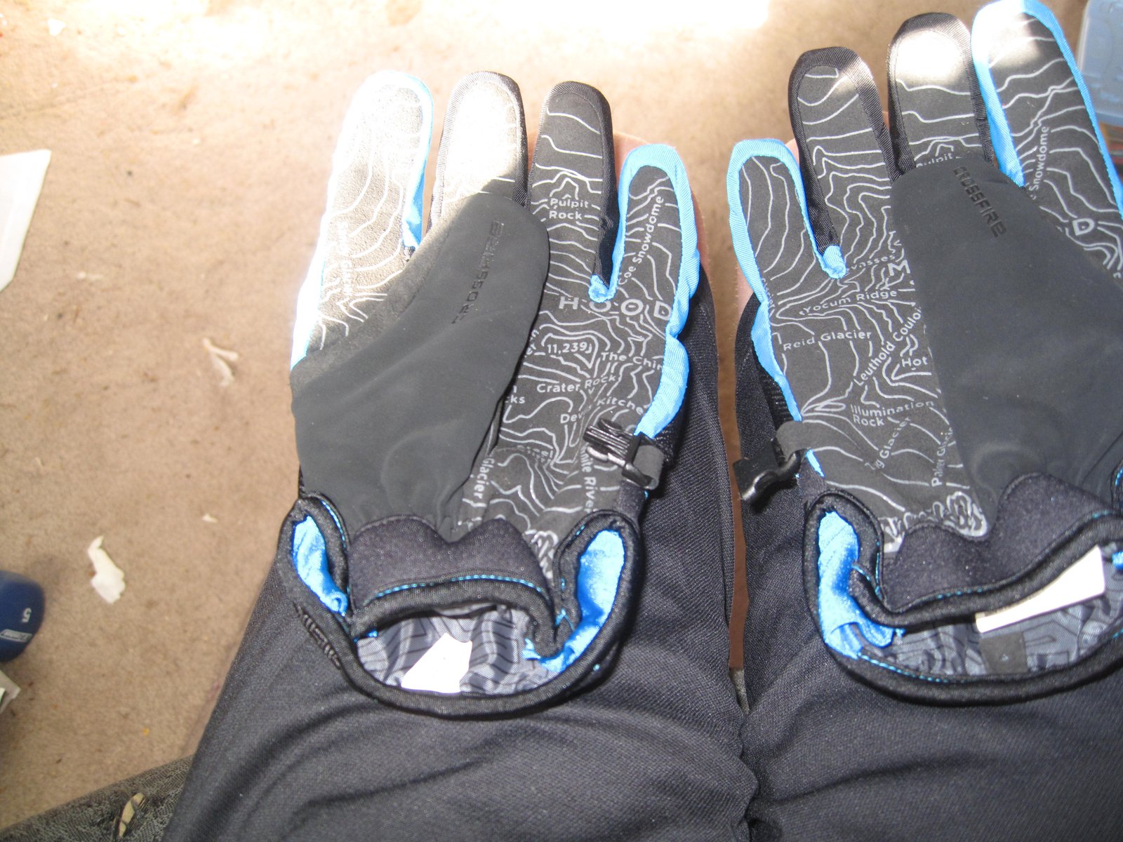 Gloves2