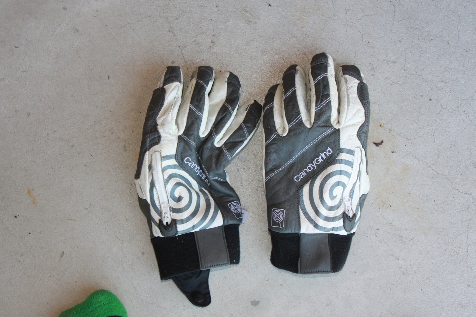 gloves 15
