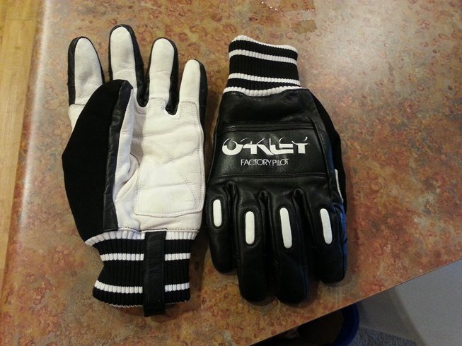 Oakley Gloves