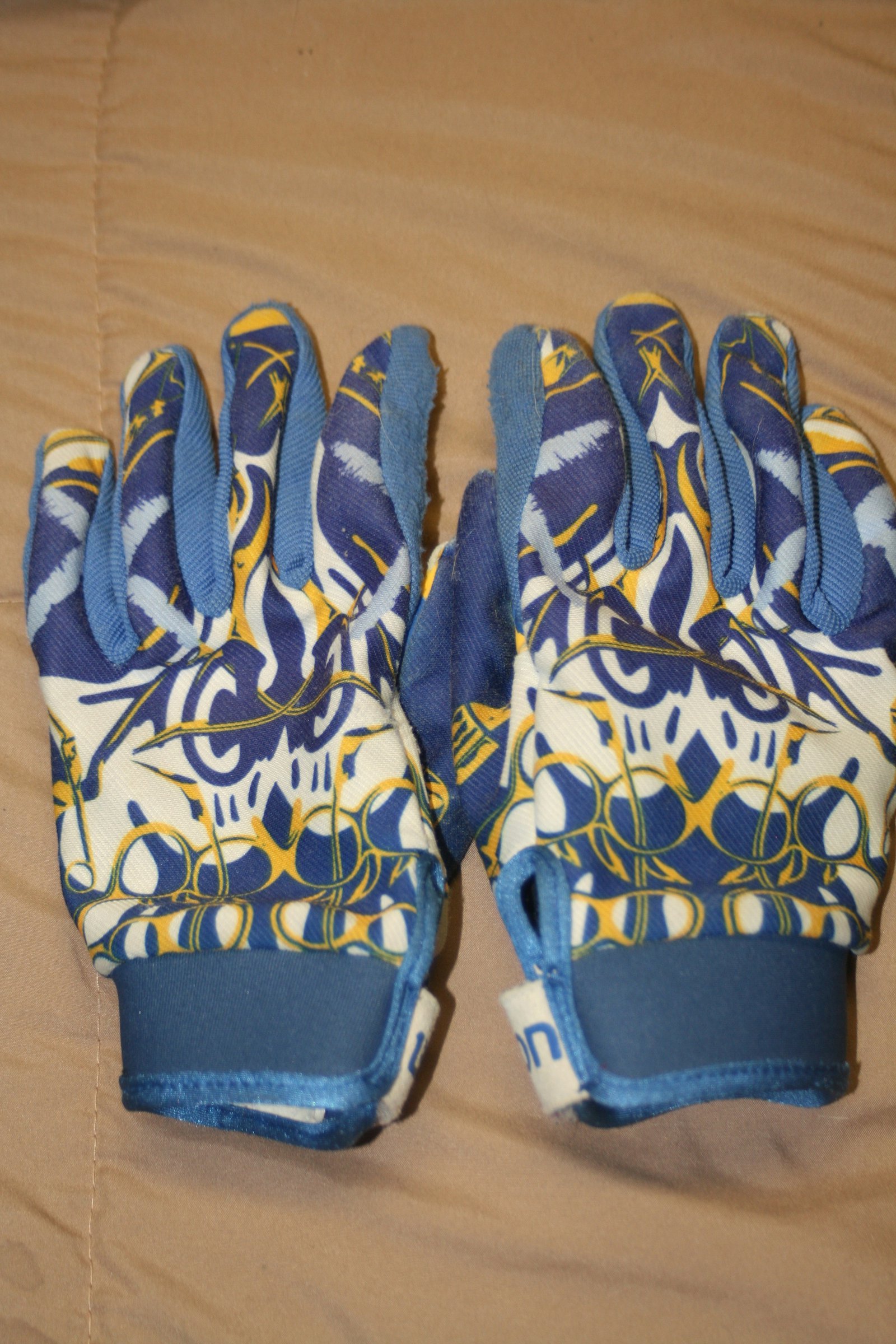 small burton pipe gloves
