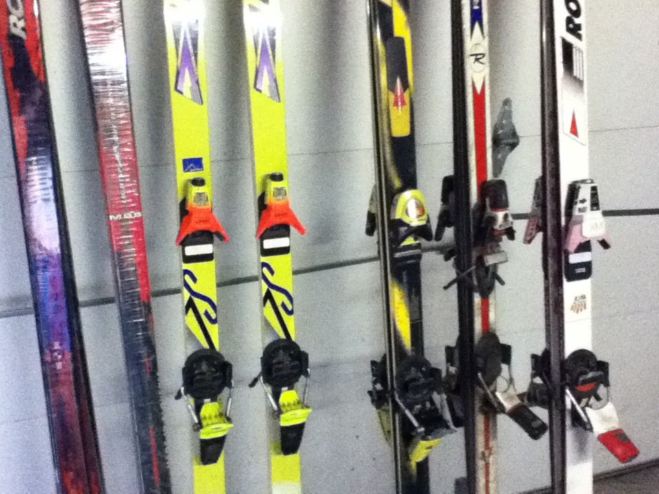 Skis i Found down the block