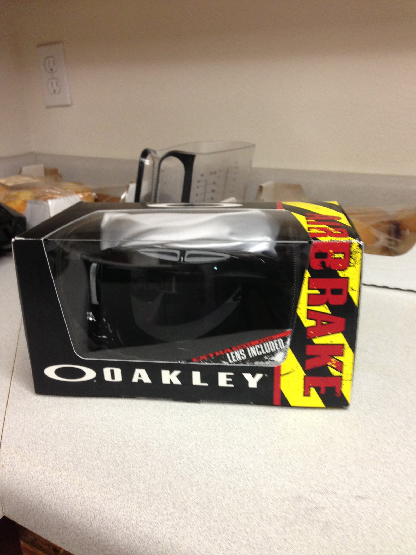 Oakley Airbrake Box