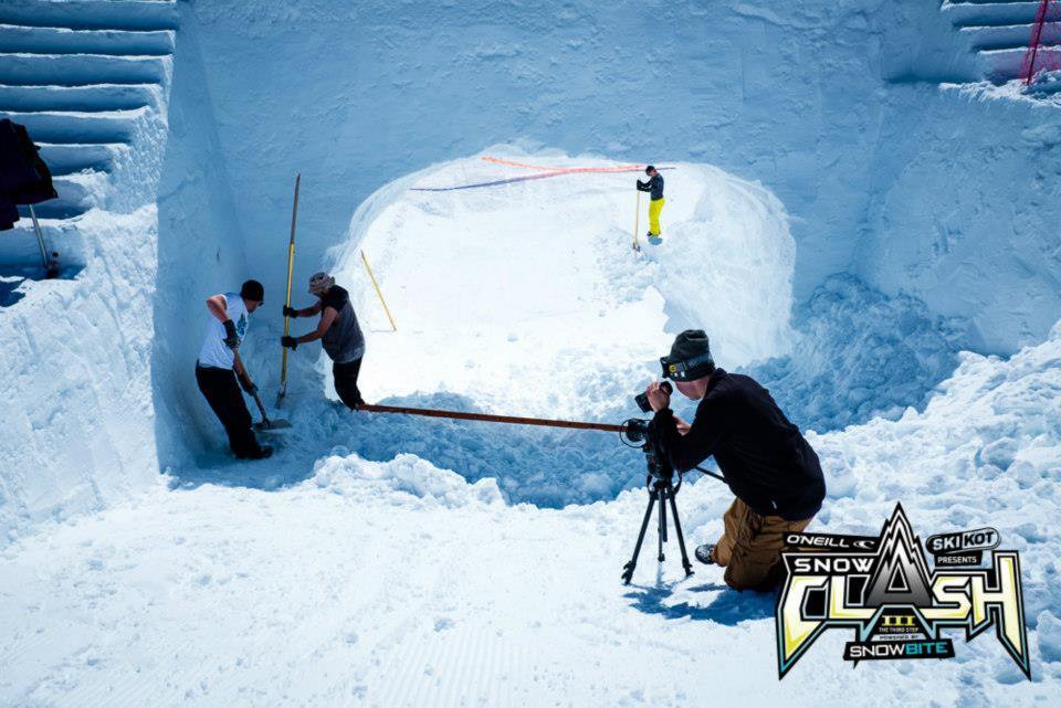 Snowclash-finishing the tunnel