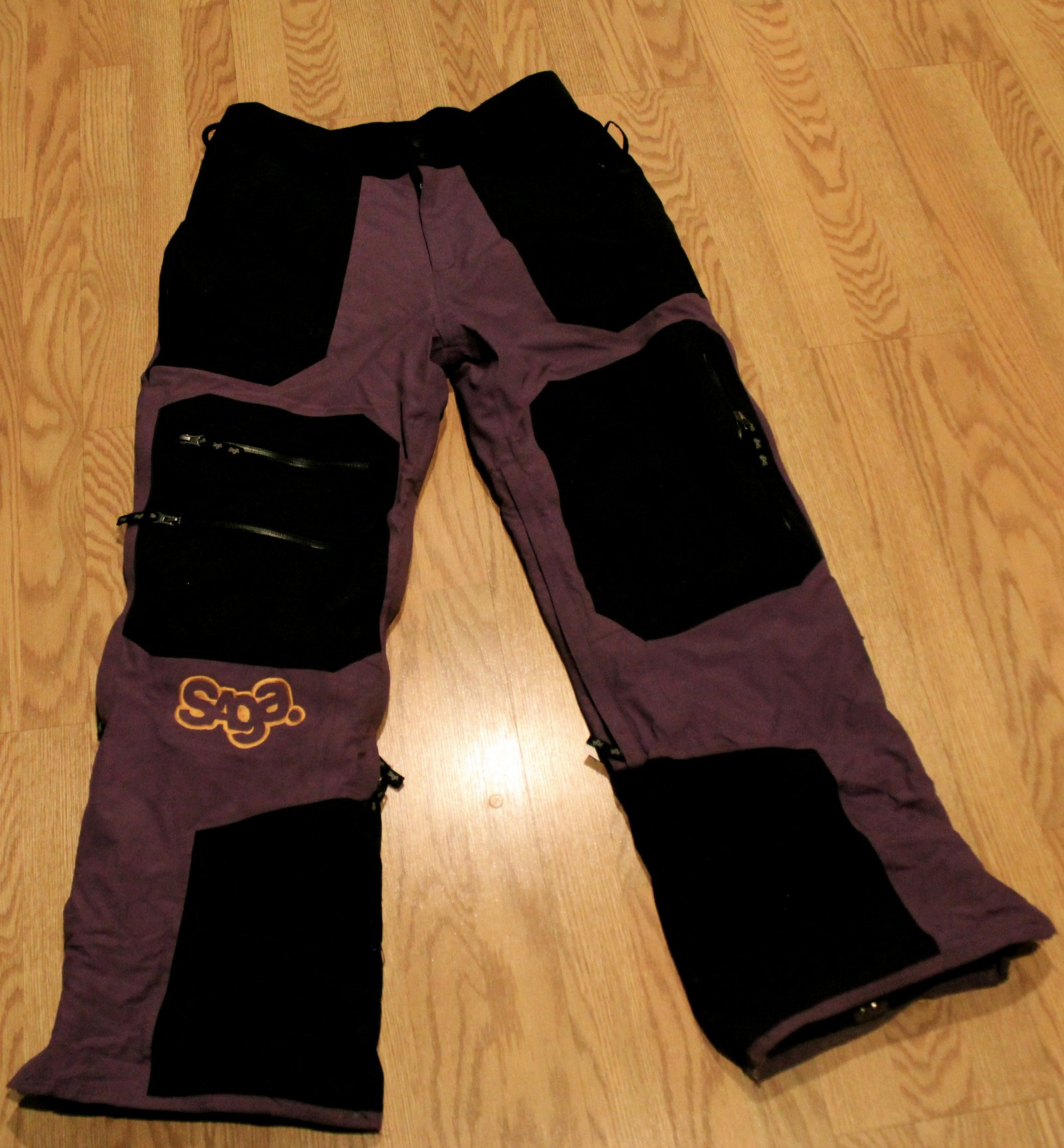 Saga pants L 80$ shipped