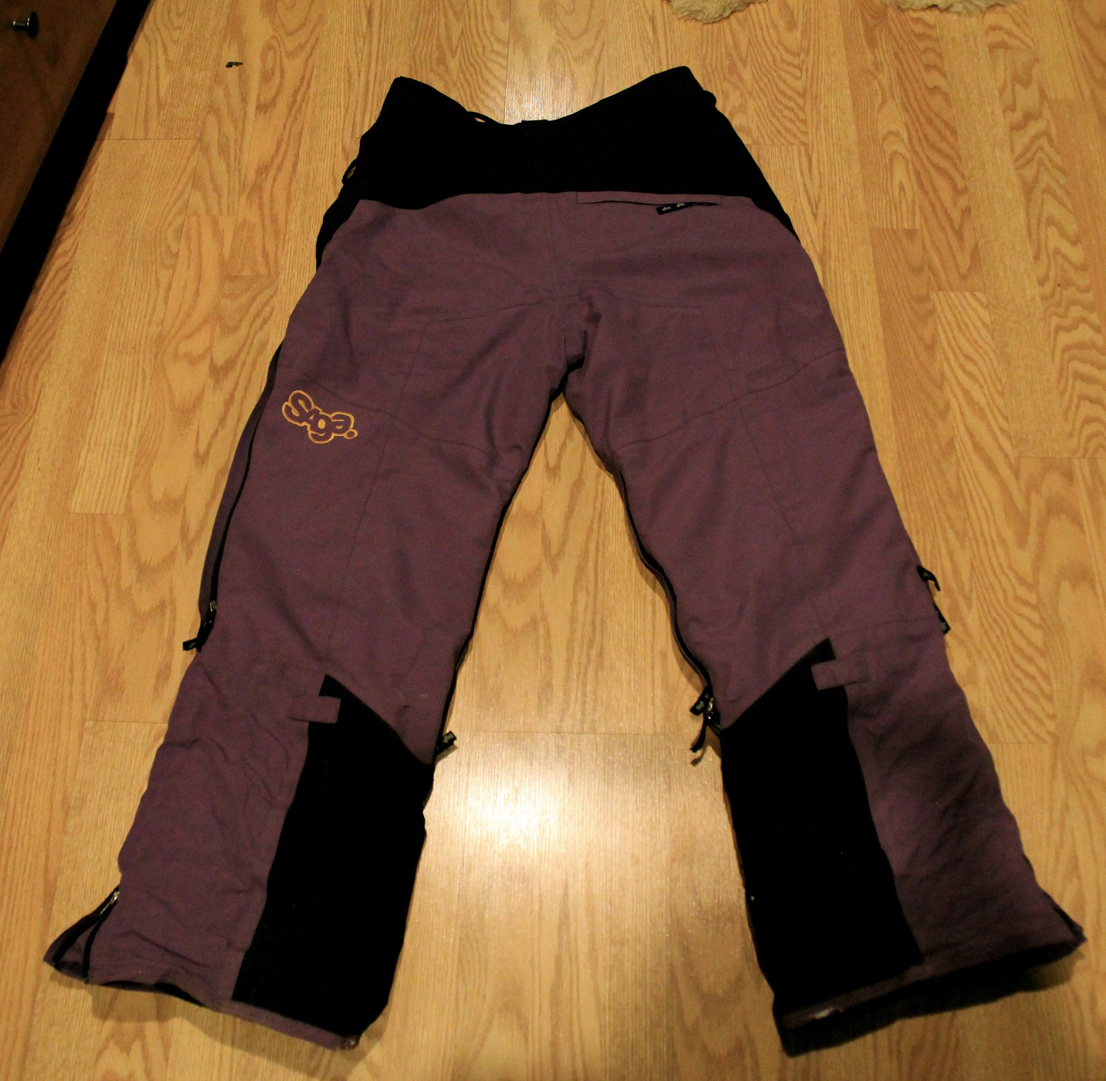 Saga pants L 80$ shipped