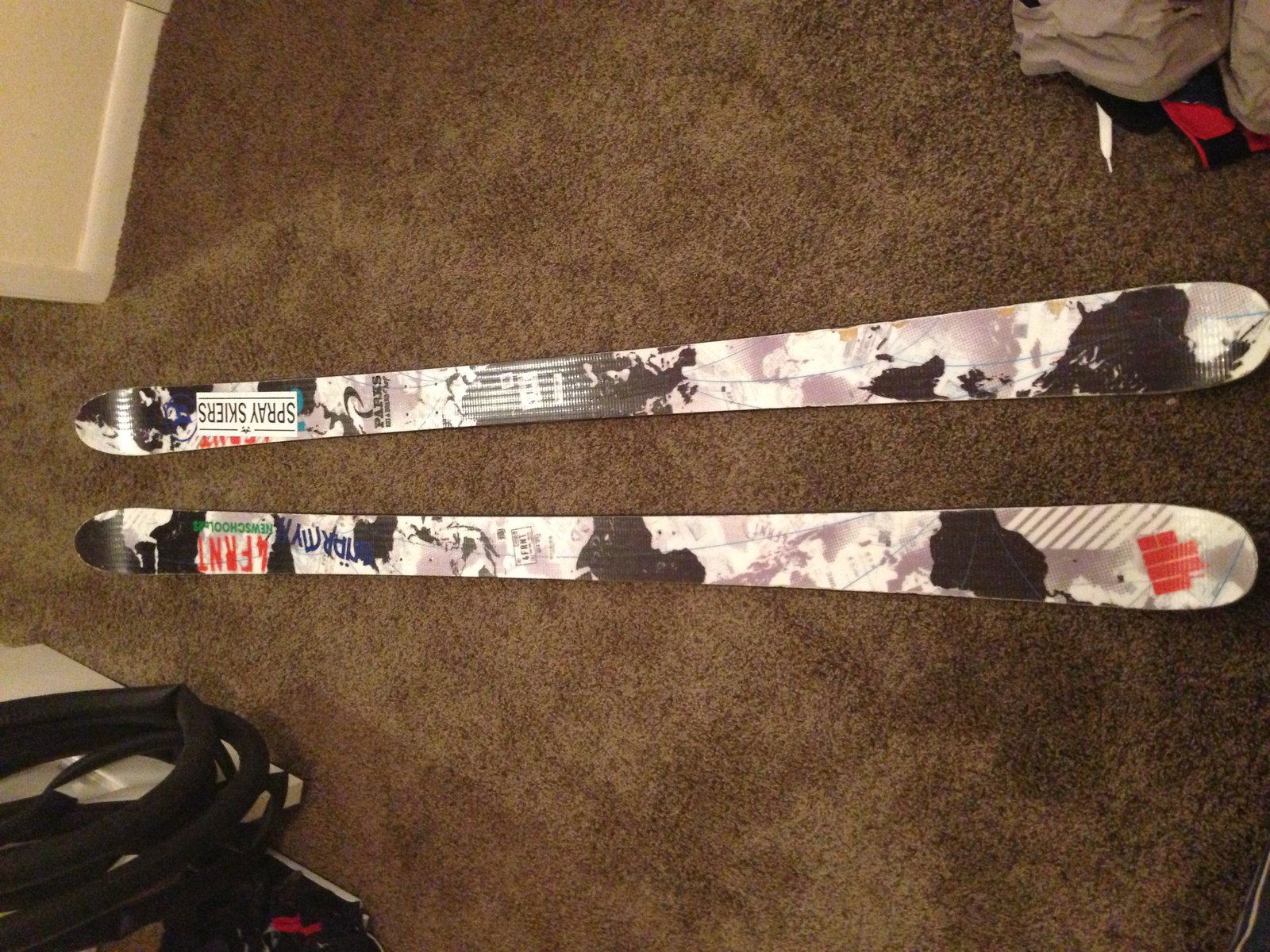 4FRNT 10/11 180 TNK, Rail skis