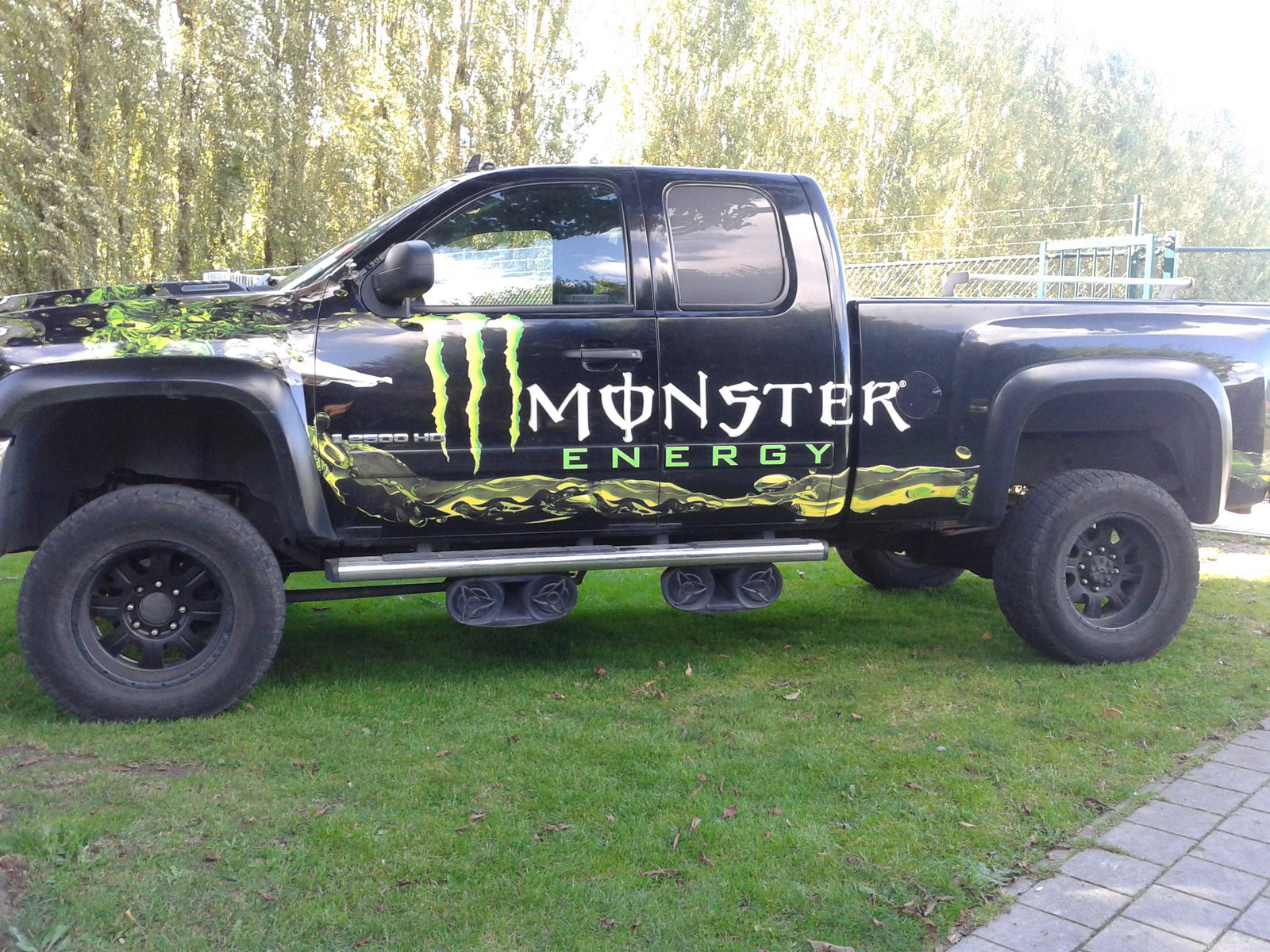 Monster jeep at skate contest