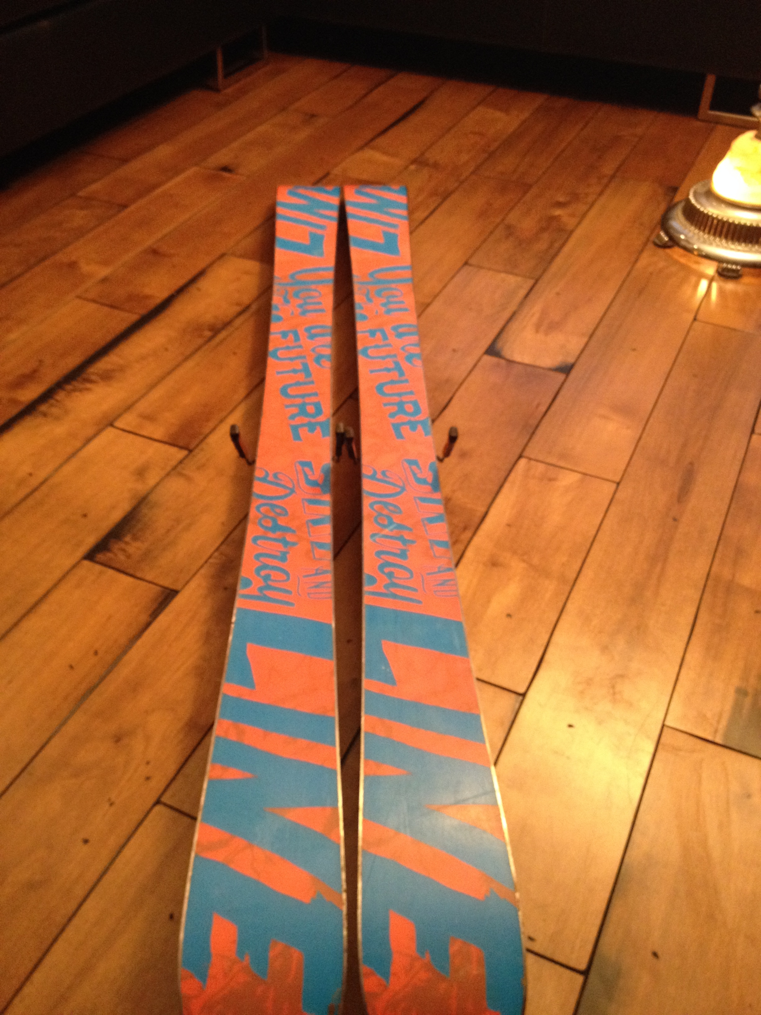 Pair of 2011/2012 Line Mastermind twin tip skis size 157 - Sell 