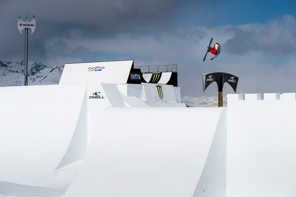 Lukas Schaefer destroying the Suzuki Nine Knights castle