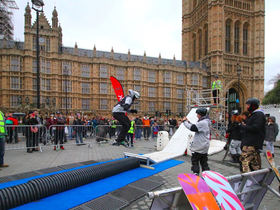 Skiers Join London Climate Change Protest