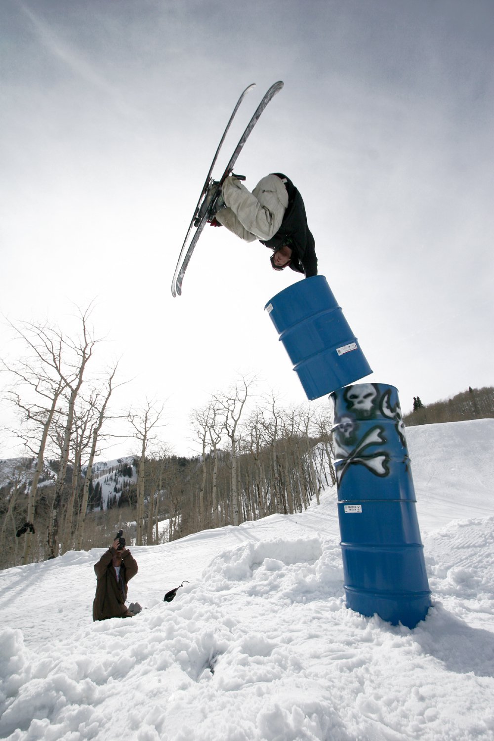 Pep Fujas barrel hand plant