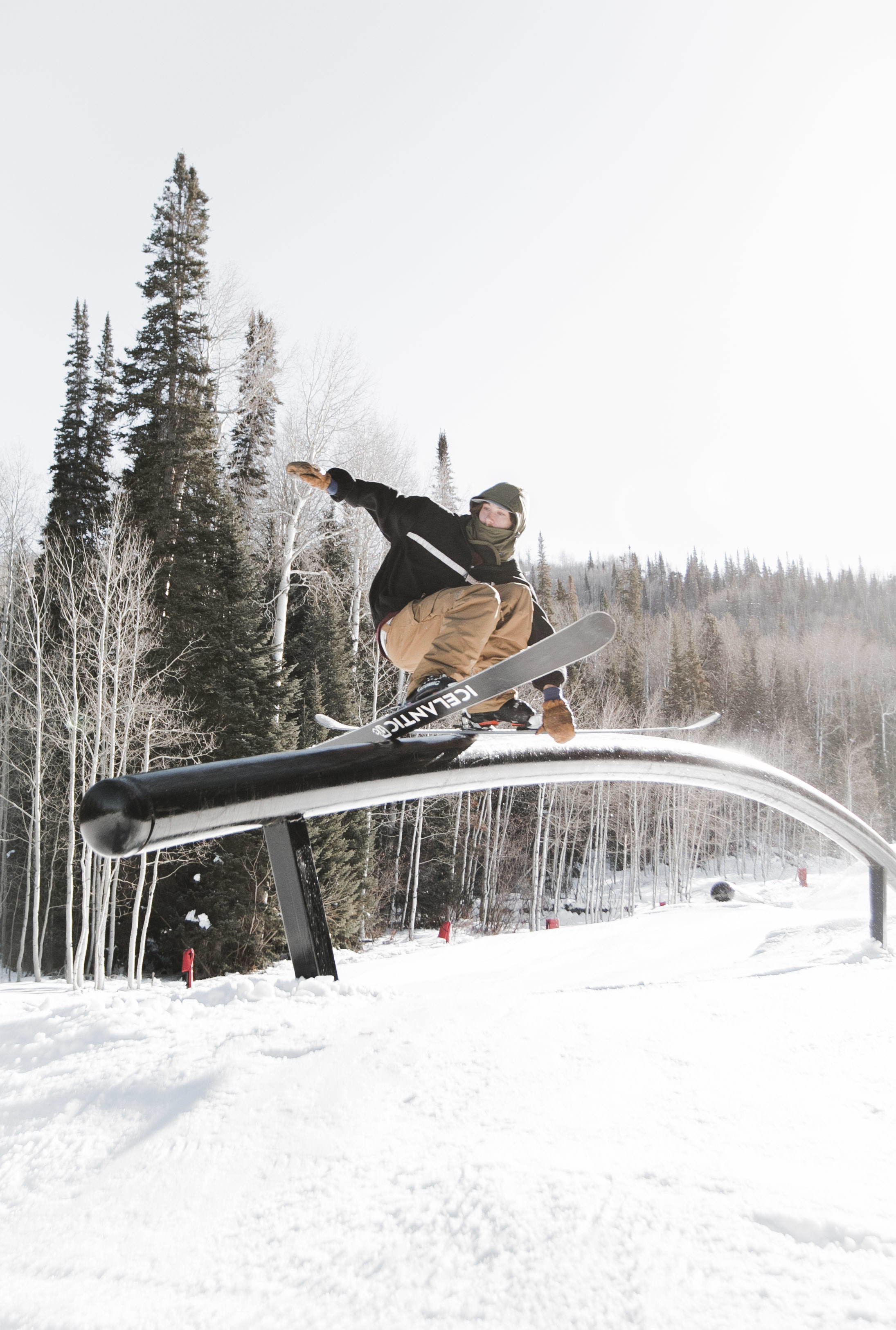 Tuck Knee - Pictures - Newschoolers.com