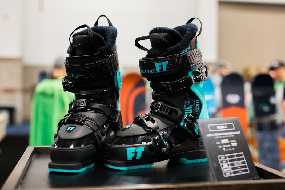 Full tilt plush 2025 4 ski boots