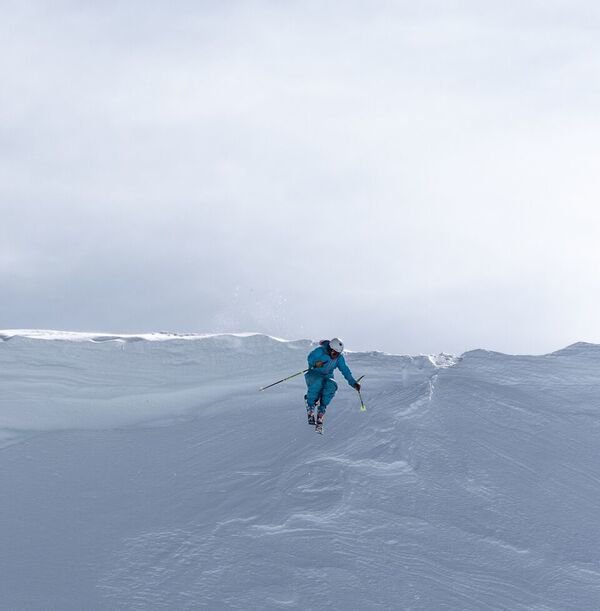 Cornice Drops in Chile