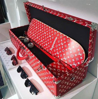 Jeffree Star broke his Louis Vuitton x Supreme skateboard