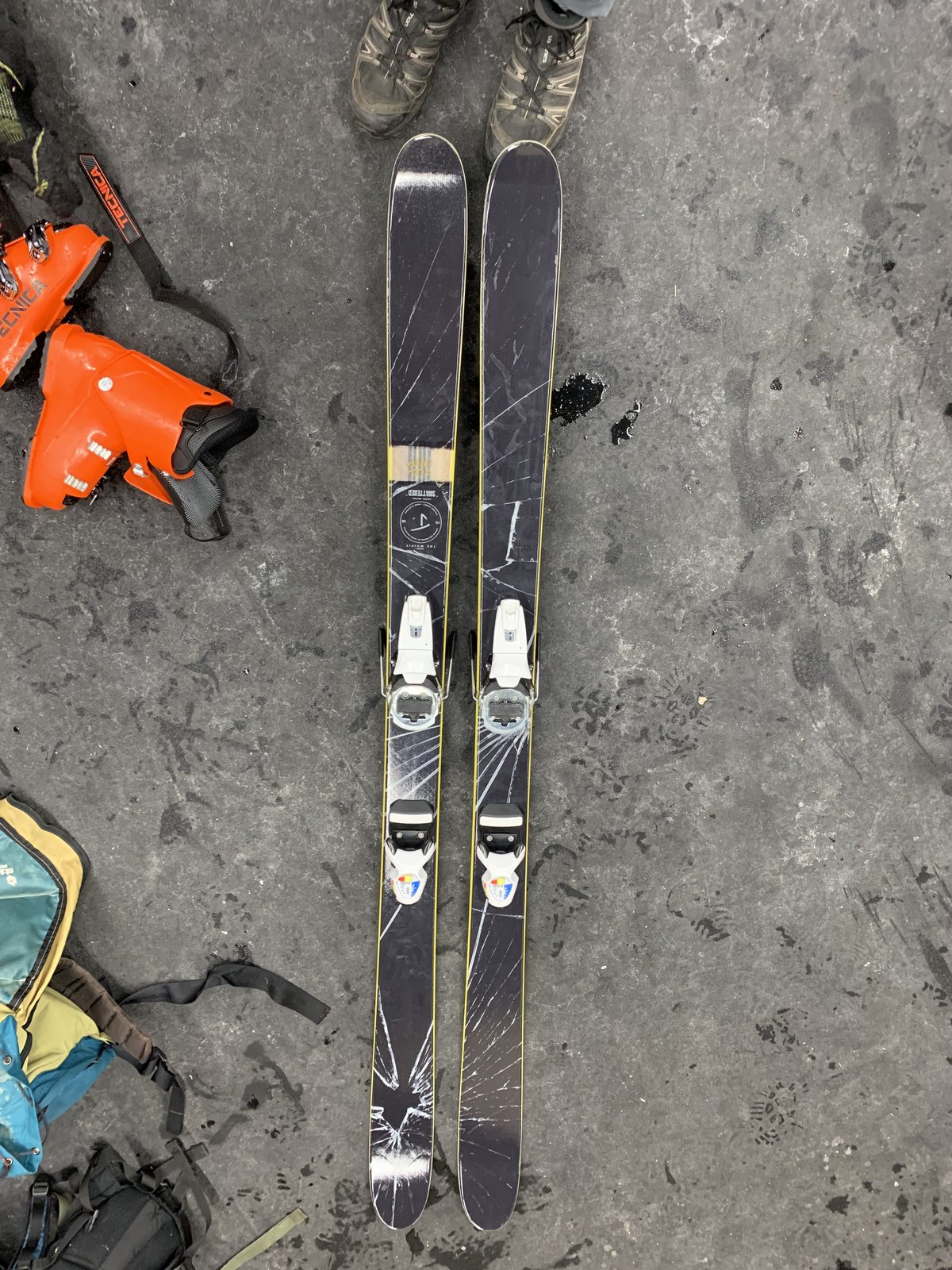 J Skis Whip It “Shattered” Graphic with Look Pivot 18s - Sell and Trade ...