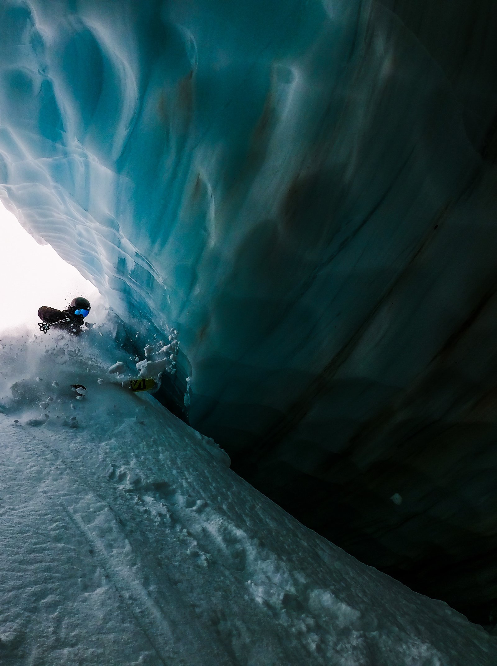 Ice Cave Descent 