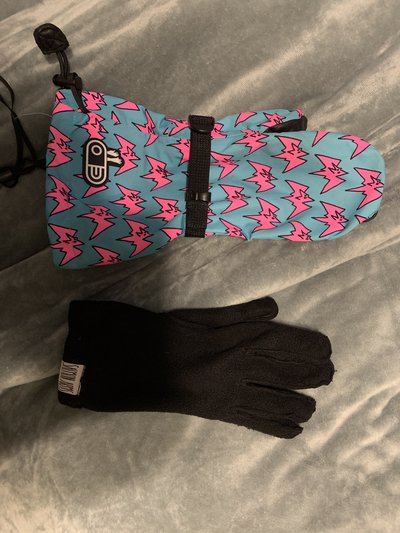 Just found the illest gloves brand Ski Gabber Newschoolers