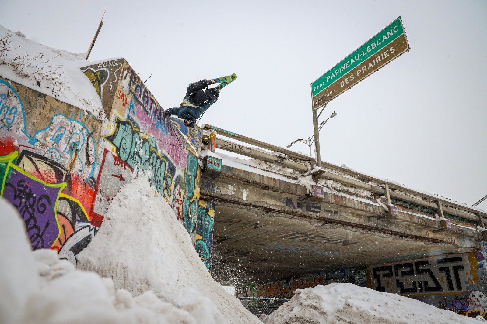 Mat Dufresne - handplant from MTL2